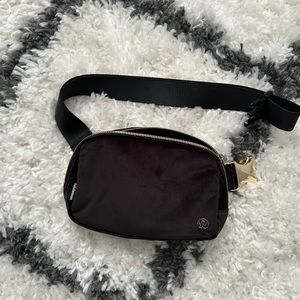 Lululemon everywhere belt bag - velour